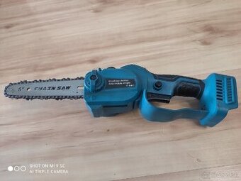 Elektrická píla na aku batériu Makitu