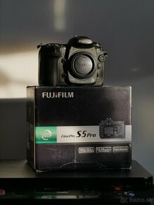 Fujifilm Finepix S5 Pro - 1