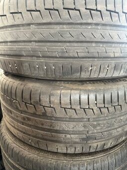 215/45R17