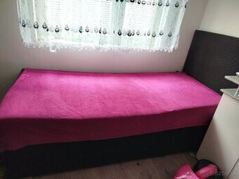 Jednolôžková boxspringova posteľ s úložným priestorom
