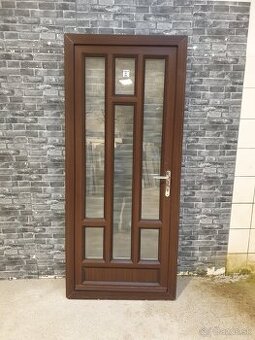 dvere plastove č. 331. 91x209cm P