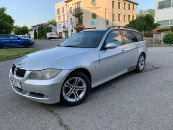 BMW E91 318i