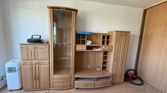 Darujem za odvoz obyvaciu stenu
