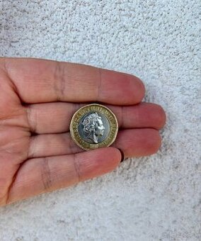 Queen Elizabeth ONE pound