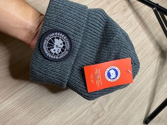 Čiapka Canada Goose sivá