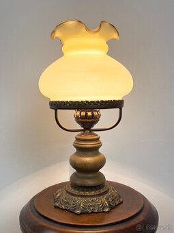 Stolova lampa