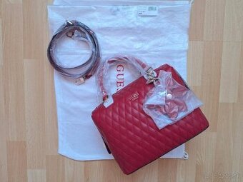 Nová GUESS kabelka v elegantnej červenej farbe