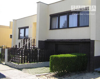 Priestranný 4izbový rodinný dom v super lokalite v Šali