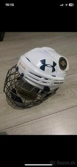 Hokejová prilba