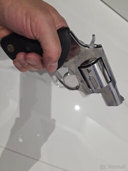 Predám Taurus 605 357magnum