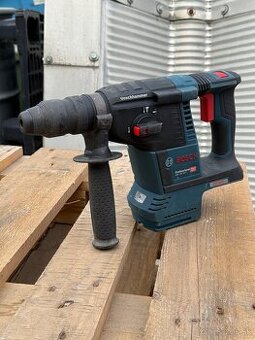 Kombinovane kladivo Bosch AKU