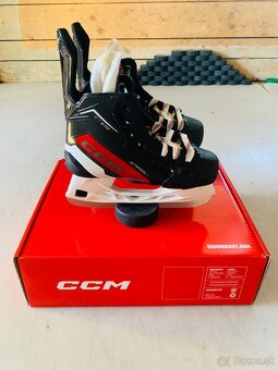 Predám korčule CCM Jetspeed FT670 JR - 1