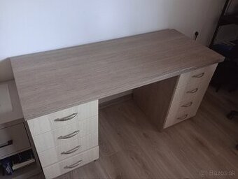Predám písací stolík