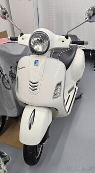 VESPA GTS 300 SUPER...ABS-ASR