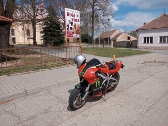 Yamaha R1