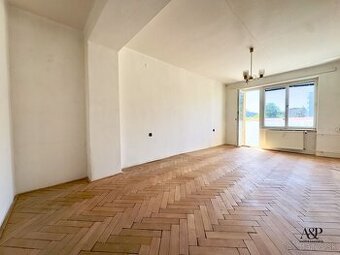 NA PREDAJ 2 IZB. BYT S BALKÓNOM, 52M2, PALÁRIKOVA UL., SENIC