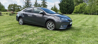 Toyota Corolla 1.6 l CVT LED 2017 + Tažné + Nosiče + VAM