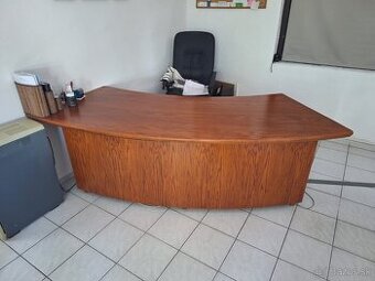 Stôl do kancelárie