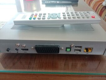 Media receiver 100