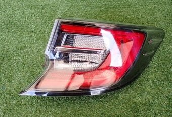 toyota corolla svetlo hb pravé 2018+