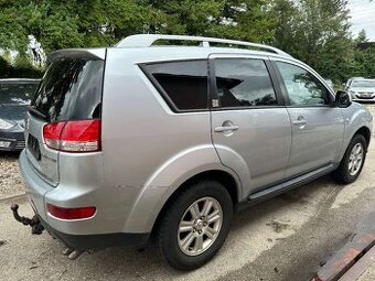 Citroen C-crosser 2.2D 115KW rok 2008 4x4 strieborna