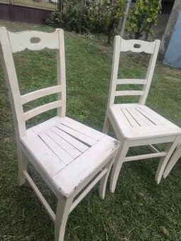 🪑 Predám 3 drevené stoličky – vintage / rustikálny štýl 🪑