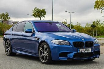 BMW M5 Sedan