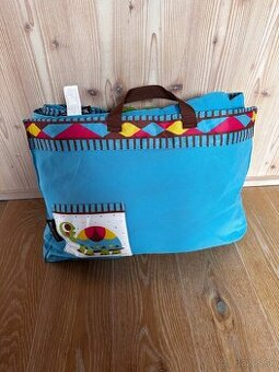 Krasna interaktivna podlozka pre babatko