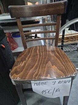 Predám stoličky máme 5ks Ks 15€