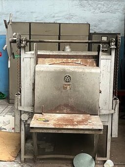 Komorová kaliaca pec