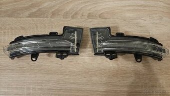 Smerovka pravého, ľavého zrkadla Škoda Octavia 3