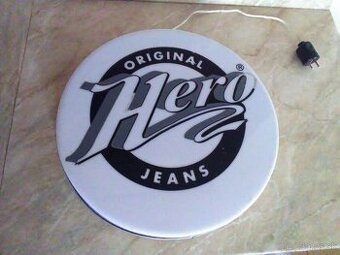 Originálna stará svietiaca tabuľa HERO JEANS