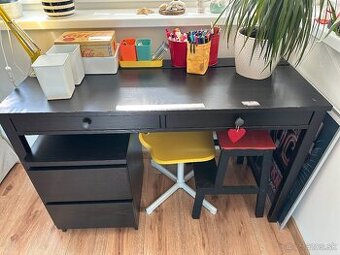 Pracovný stôl z IKEA