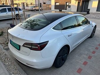 Prenájom tesla model 3 Long range