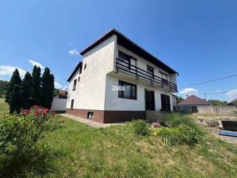 GYŇOV: Priestranný tehlový 6 izbový rodinný dom, pozemkok 6