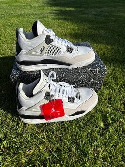 Air Jordan 4 Military Black
