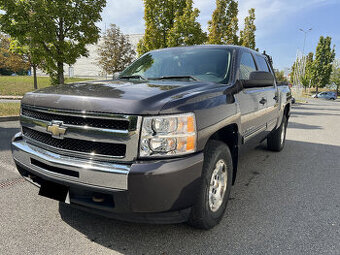 Chevrolet Silverado 5.3 V8, 4x4, LPG, 97 500 km, tažné 3.5t