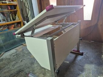 Detsky vyskovo nastavitelny pisaci stol / Novy