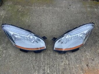 Citroen C4 Picasso predné svetlomety - 1
