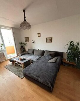 Na prenájom zariadený 3 a pol izbový byt