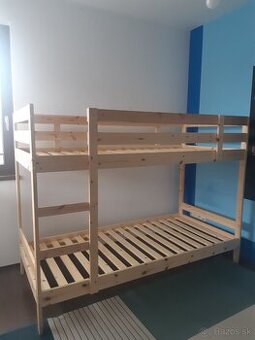 Poschodová posteľ