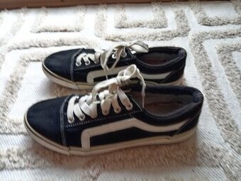 Chlapčenské / pánske tenisky 41