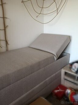 Polohovateľná posteľ