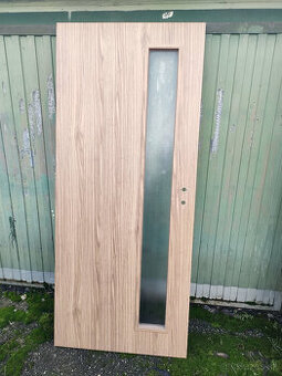 (33)  Interiérové dvere