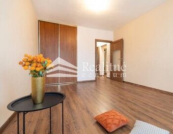 Ponúkame priestranný 3 izb. byt v jedinečnej lokalite