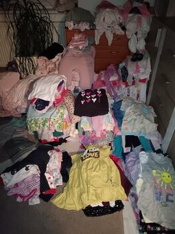 Dievčenské a chlapčenské oblečenie