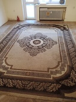 Ponúkam béžovo hnedý koberec
