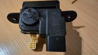 Zámok kufrovych dverí