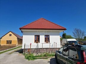Trojizbový zrekonštruovaný rodinný dom v Diviakoch