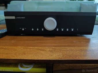 Musical Fidelity M6si  a Musical Fidelity M6 SCD